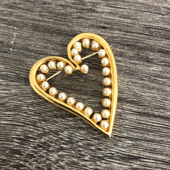 Vtg Faux Pearl Heart Brooch - Picture 1 of 12